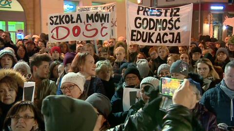 "Szkoła mówi dość". Wiec poparcia dla nauczycieli we Wrocławiu