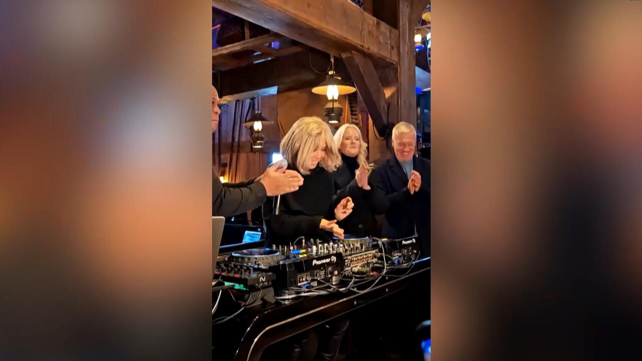 Pierwsza DJ-ka Francji. Brigitte Macron porwała dzieci do tańca