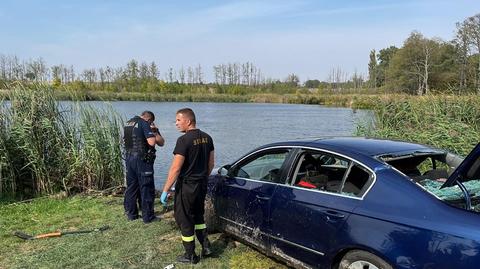 Kobieta wyszła na brzeg o własnych siłach. Mężczyznę podjęli strażacy