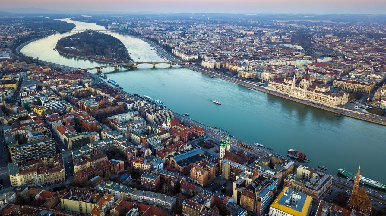 Unia zamroziła 18 miliardów euro dla Węgier. Powodem łamanie praworządności