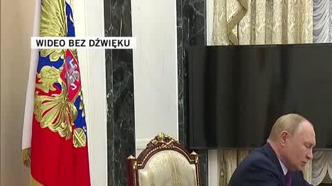 Putin issues a nuclear warning to the West over Ukraine