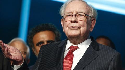 Berkshire Hathaway Warrena Buffetta nadal ostro sprzedaje akcje