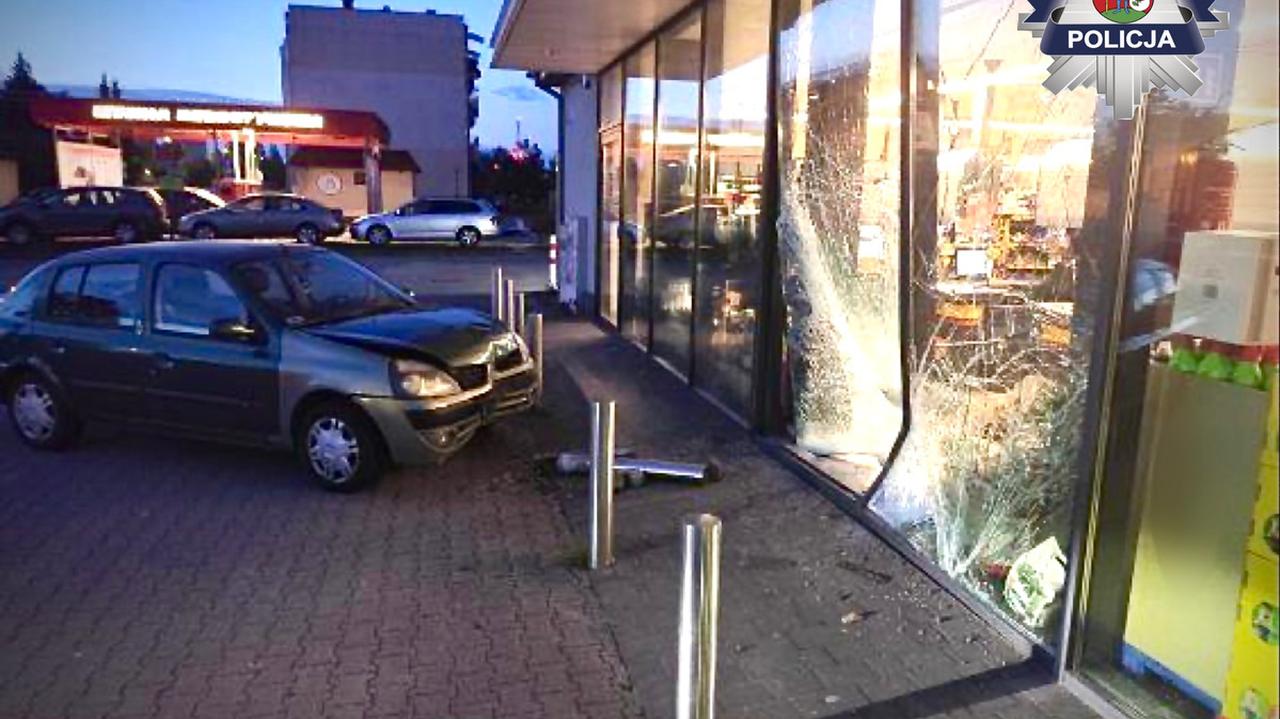 Zasłabł i wjechał w witrynę sklepową