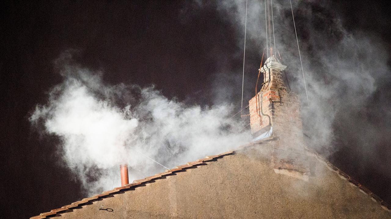 Kto następnym papieżem? AI wskazała nazwiska, bukmacherzy przyjmują zakłady  
