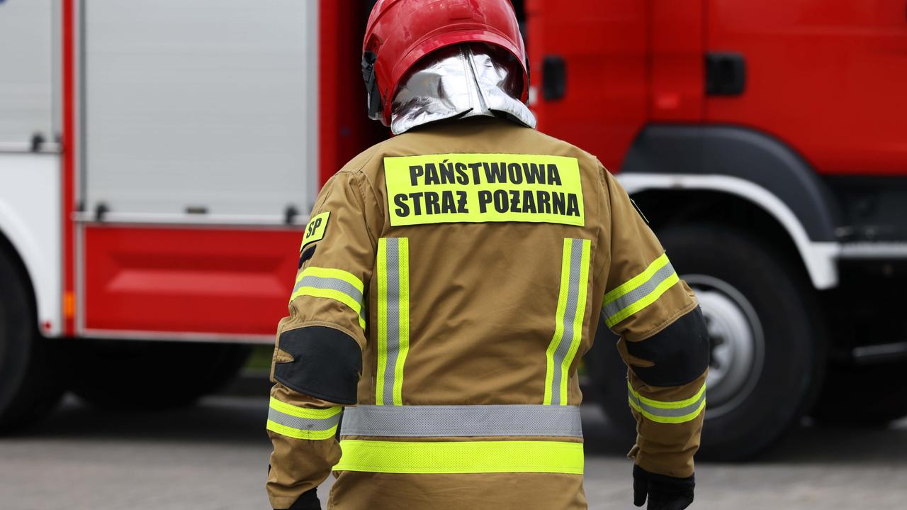 Huk w pobliżu Sejmu. Runął strop w zabytkowej kamienicy