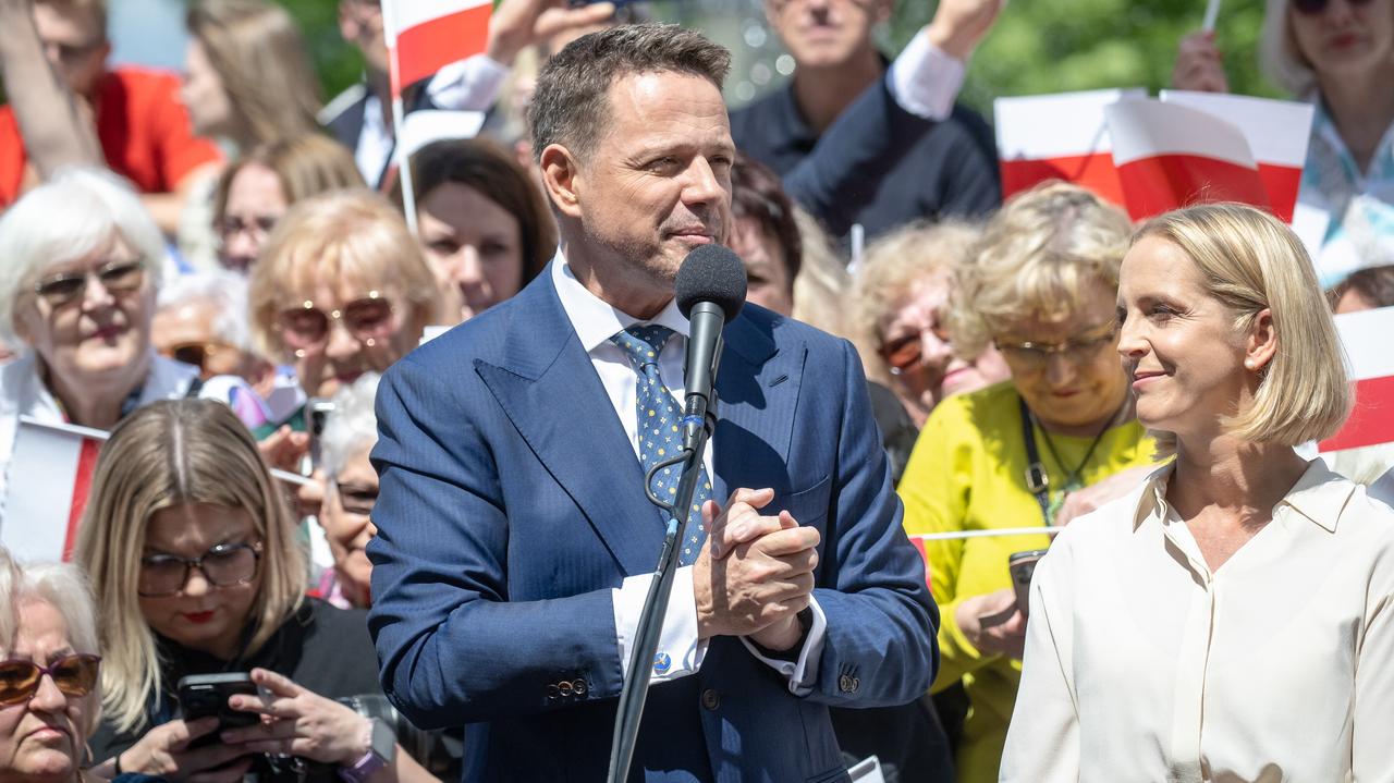 Trzaskowski spotkał się z seniorami. "Potrzebujemy waszej mądrości"