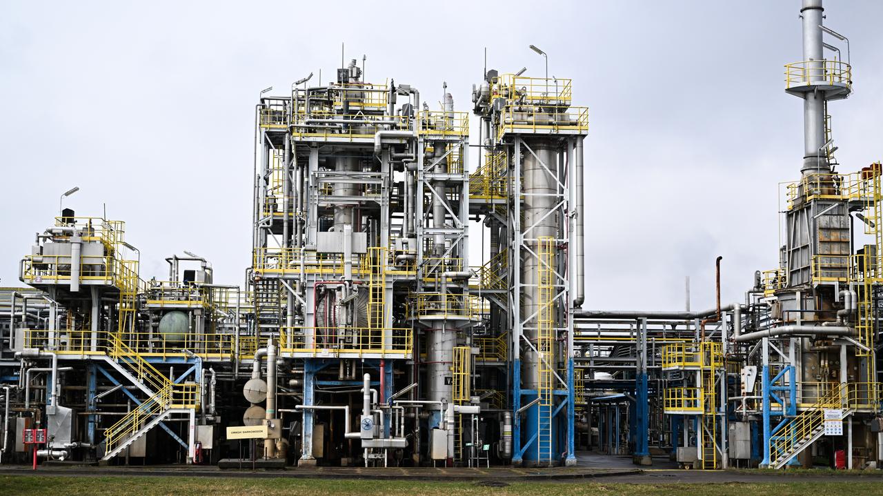 Co z dostawami ropy? Orlen o braku zagrożenia i "alternatywnych kierunkach"