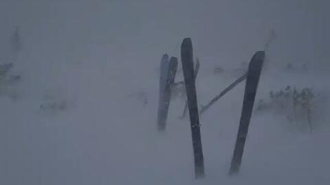 Trudne warunki pogodowe w Tatrach. Ratownicy TOPR dotarli do poszkodowanego mimo śnieżycy