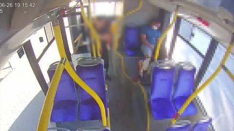 Nagranie z ataku w autobusie miejskim w Bydgoszczy