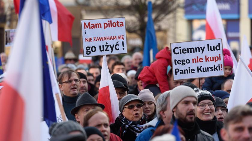 KOD na ulicach. Ludzie manifestują w całej Polsce