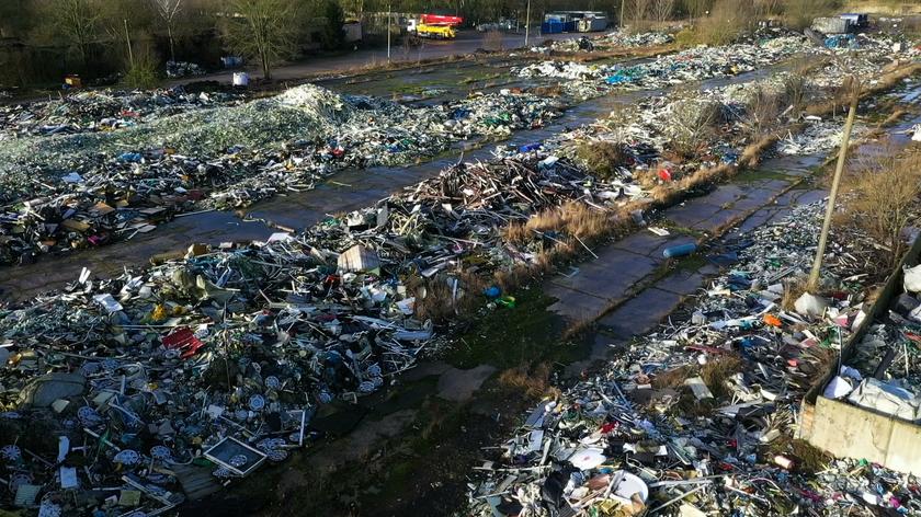 Tysiące ton śmieci na nielegalnym wysypisku w Policach