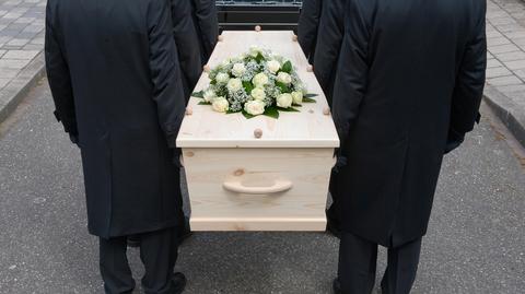 Premier o podniesieniu zasiłku pogrzebowego z 4 do 15 tys. zł