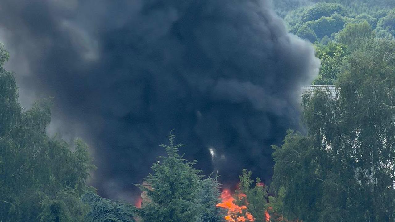 Kłęby dymu nad miastem