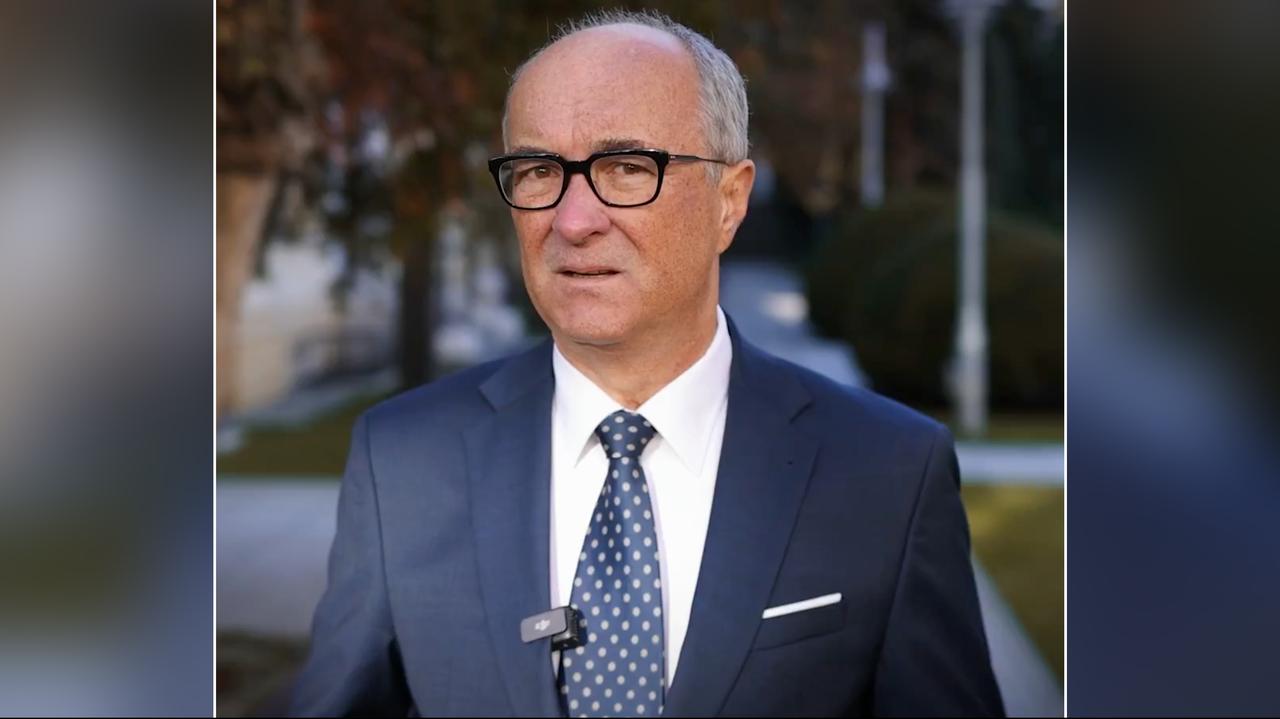 "Trzymali mi pistolet przy głowie i mówili 'jak podniesiesz łeb, to ci go, odstrzelimy'"