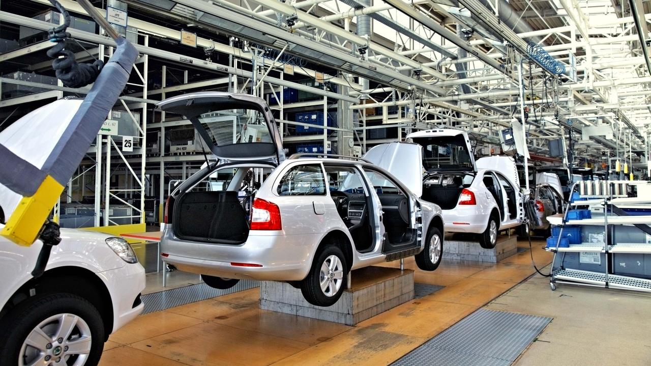 SUV niczym dynamit. Tak Chiny chcą wysadzić nasz przemysł