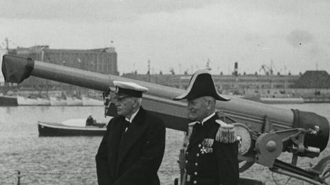 Admirał Unrug spocznie w Gdyni