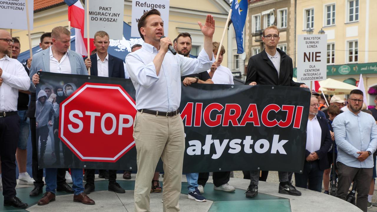 "W tych wiecach maszeruje rasizm, ksenofobia"