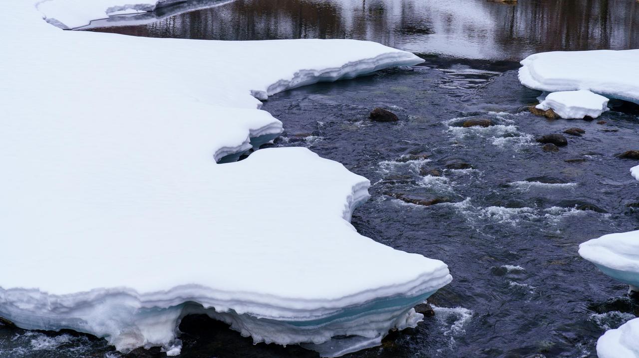Pogoda. Gwałtowne wzrosty stanów wody po roztopach. Są alarmy