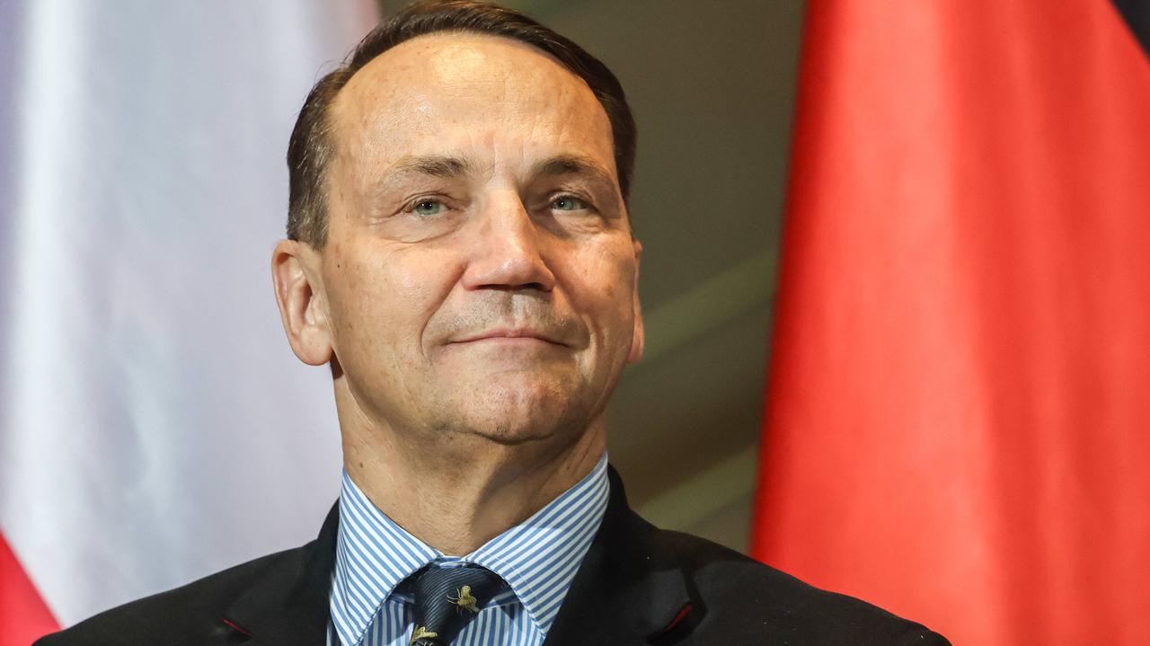 Sikorski: "dam 100 milionów dolarów Ukrainie". Z czego? Mamy odpowiedź MSZ