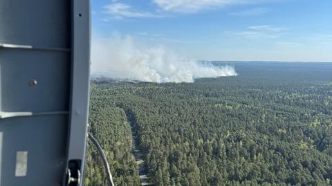 Widok na miejsce pożaru ze śmigłowca Black Hawk