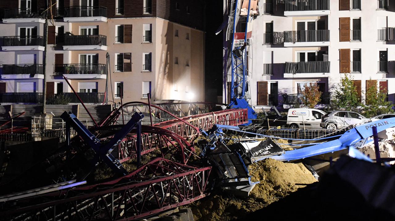 Trąba powietrzna powaliła żurawie. Nie żyje jedna osoba
