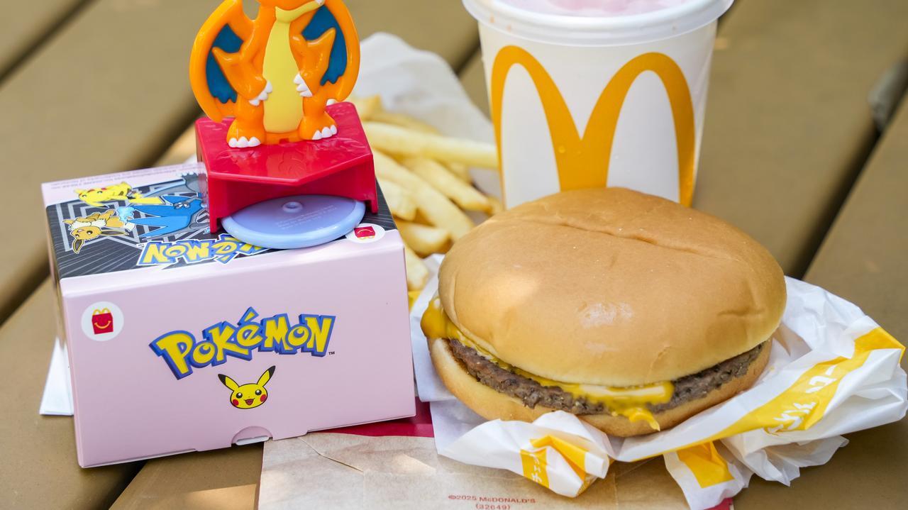 Kupowali zestawy dla kart Pokémon, wyrzucali jedzenie. Sieć przeprasza za akcję promocyjną