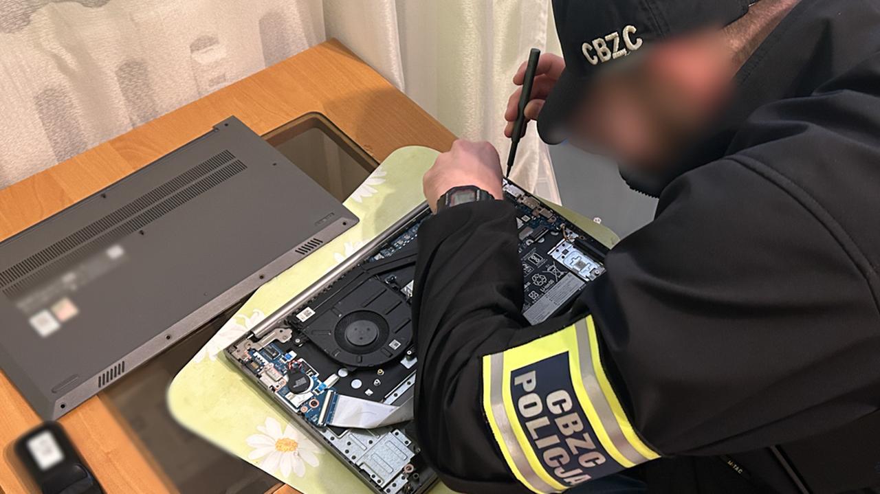 Dyrektor szkoły w Bytomiu odwołany po zarzutach o posiadanie pornografii dziecięcej