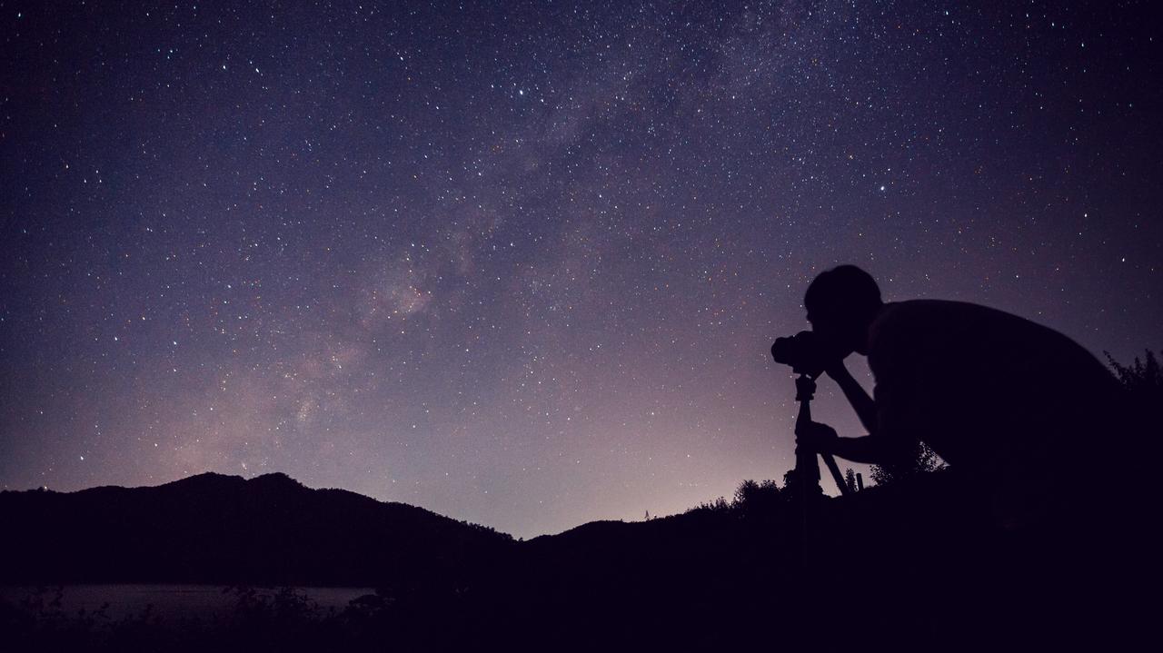 A unique phenomenon in the night sky. “Together they will be eye-catching as hell.”