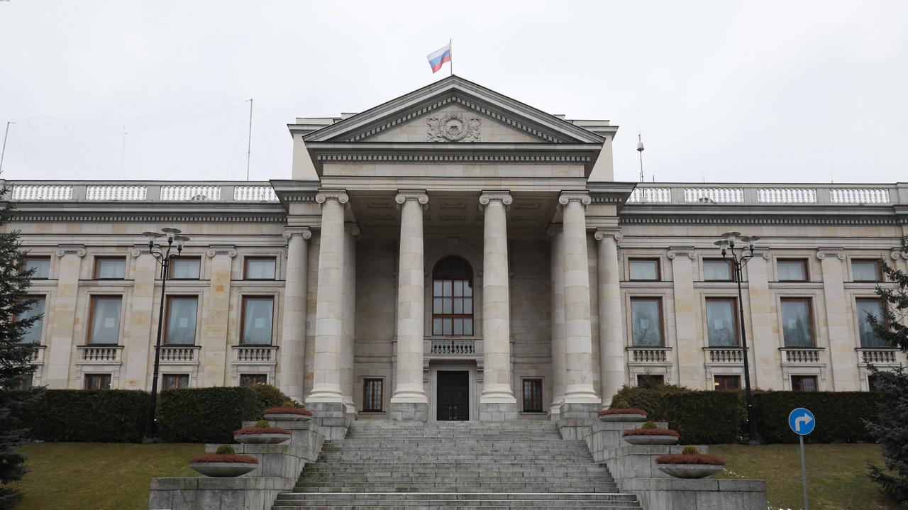 Kaczyński chce przeniesienia rosyjskiej ambasady. Przygotowuje uchwałę