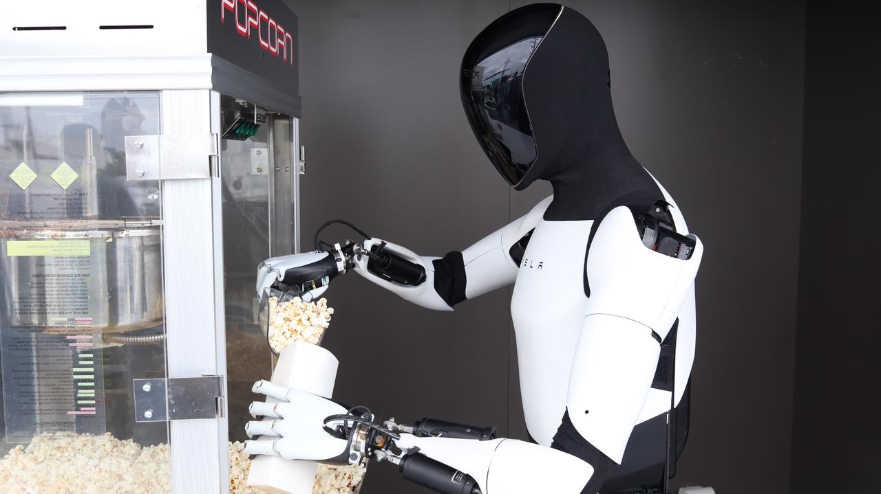 Elon Musk i Tesla stawiają na roboty. Inwestorzy pozostają sceptyczni