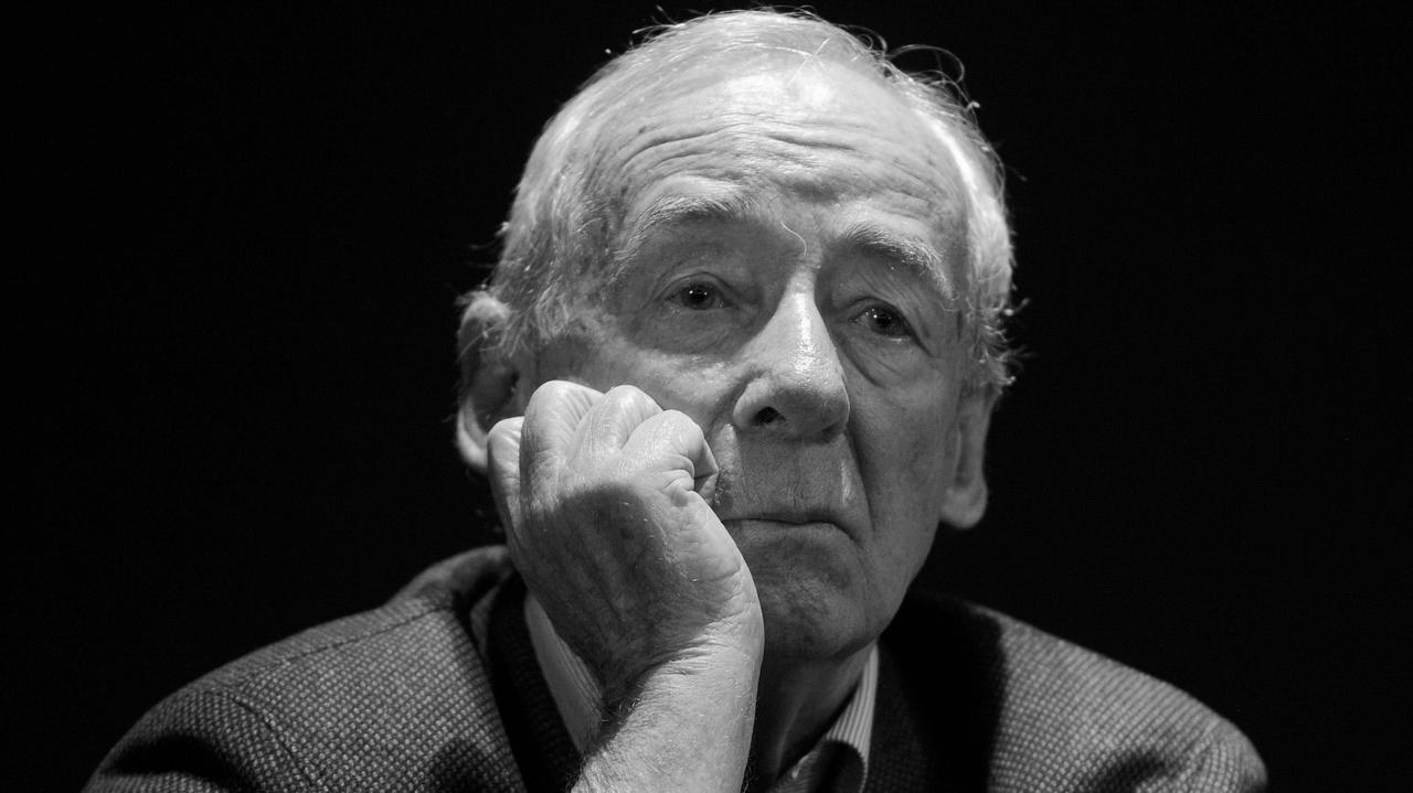 An outstanding historian and lecturer. prof.  Andrzej Paczkowski has died