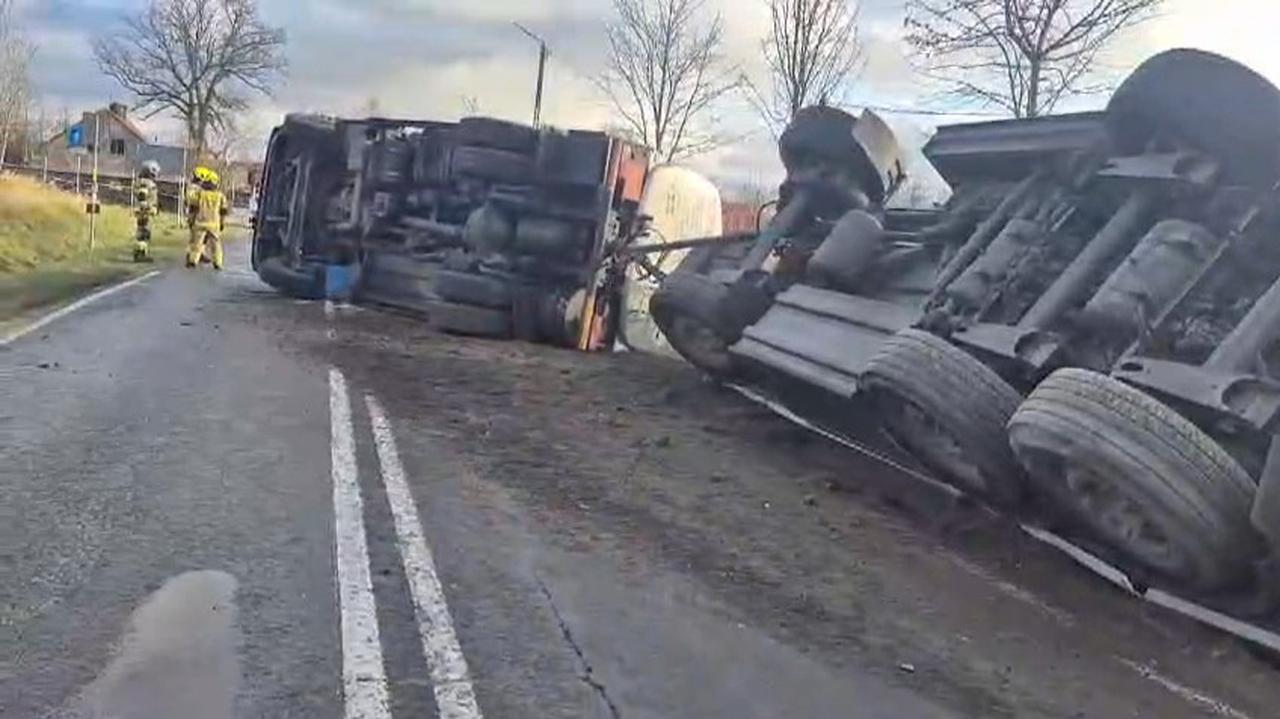 Wywróciła się ciężarówka z dwoma cysternami. Duże utrudnienia