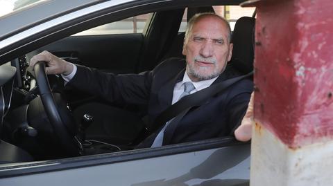 Antoni Macierewicz ma 31 punktów karnych i wciąż może prowadzić auto. Inni kierowcy pytają, jak to możliwe