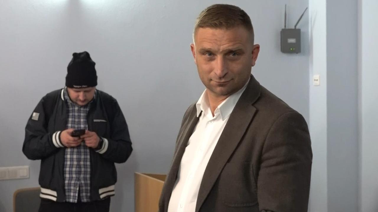 Operator TVN24 wyrzucony z otwartego spotkania z Robertem Bąkiewiczem