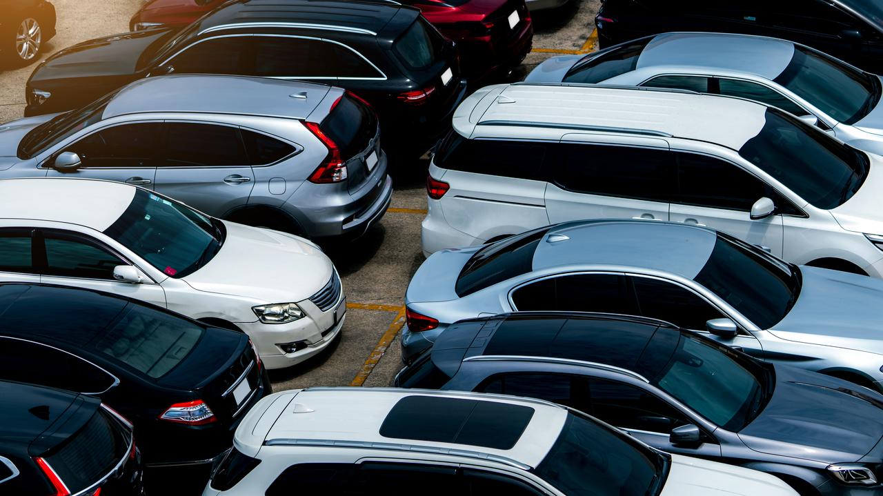 Blady strach padł na branżę, naciski rządów. Bruksela reaguje