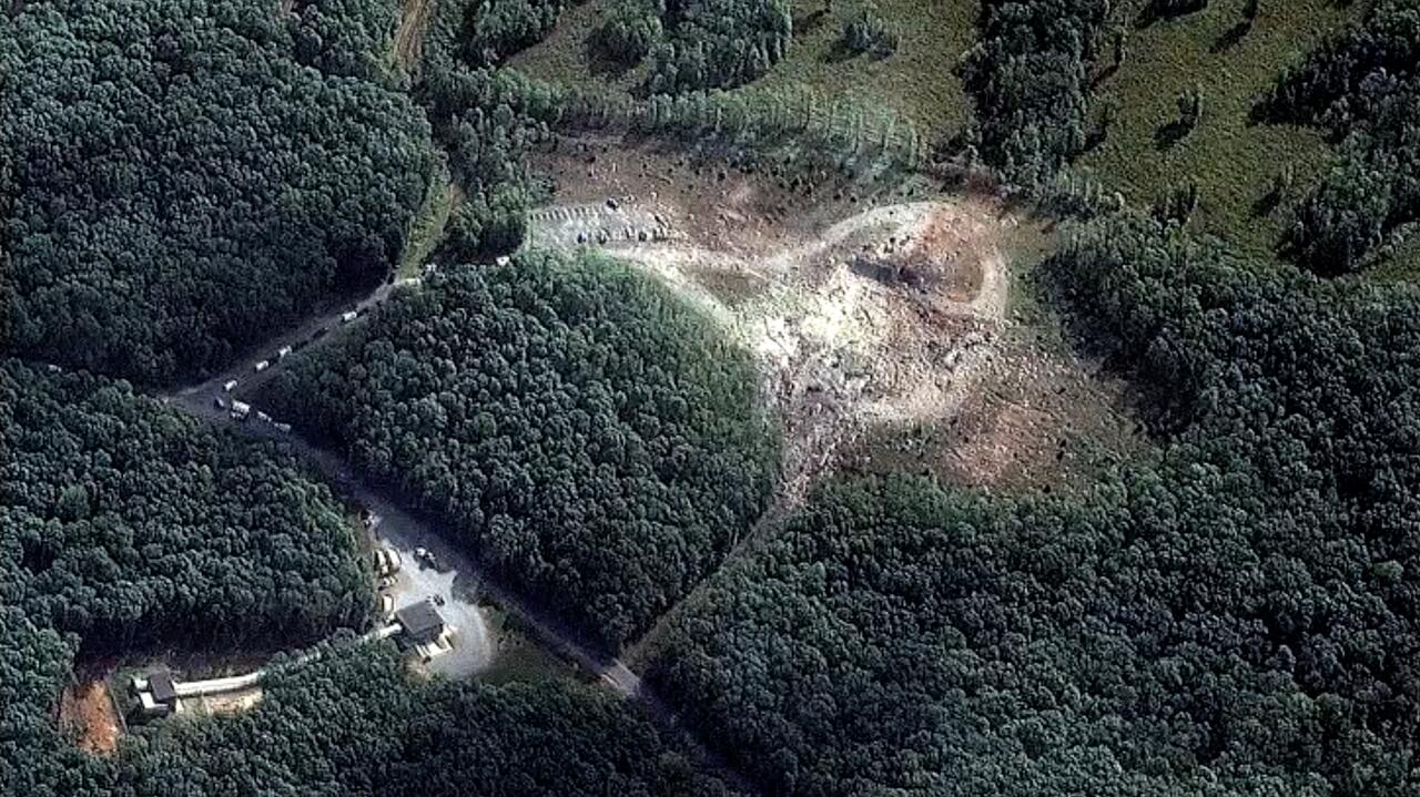 W tym miejscu stała fabryka amunicji. Zdjęcia z orbity pokazują skalę zniszczeń