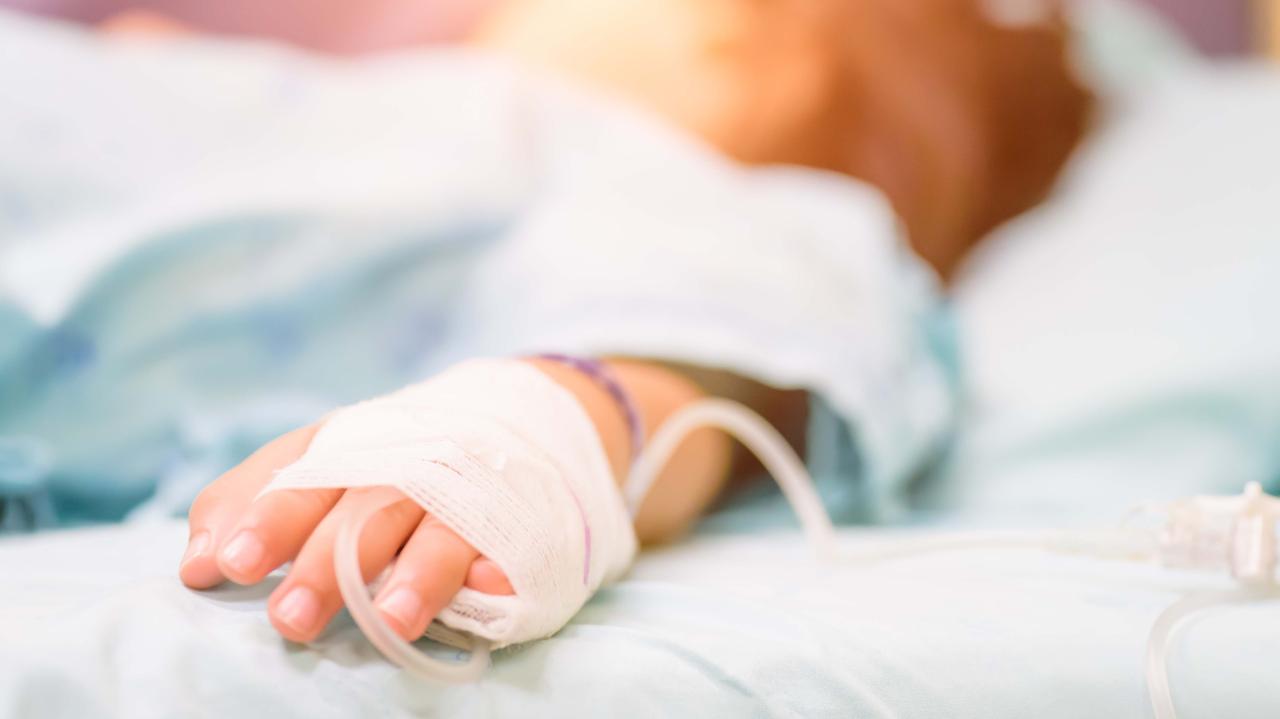 Dziecko oszpecone toksyczną substancją. Matka odpowie za znęcanie