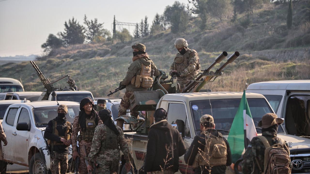 Walki z dżihadystami niedaleko granicy. Ich obóz "całkowicie otoczony"