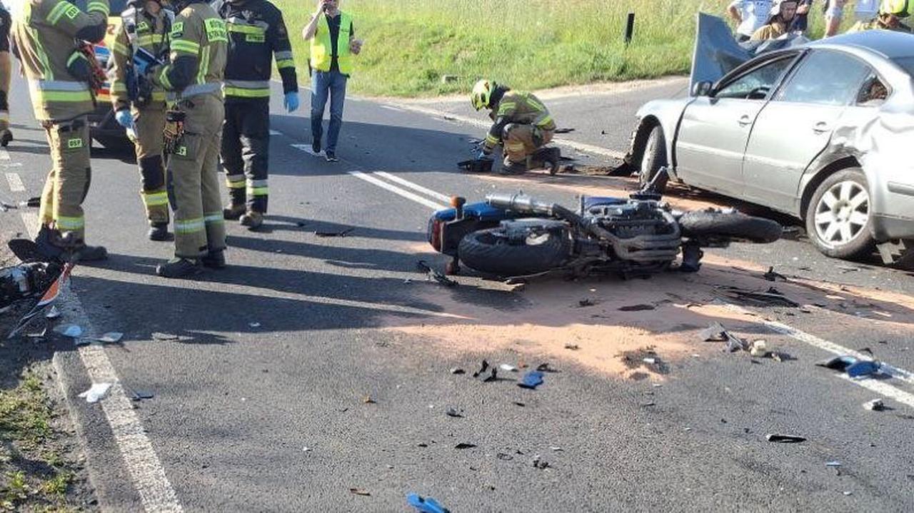 Pijany kierowca uderzył w dwóch motocyklistów. 22-latek nie żyje