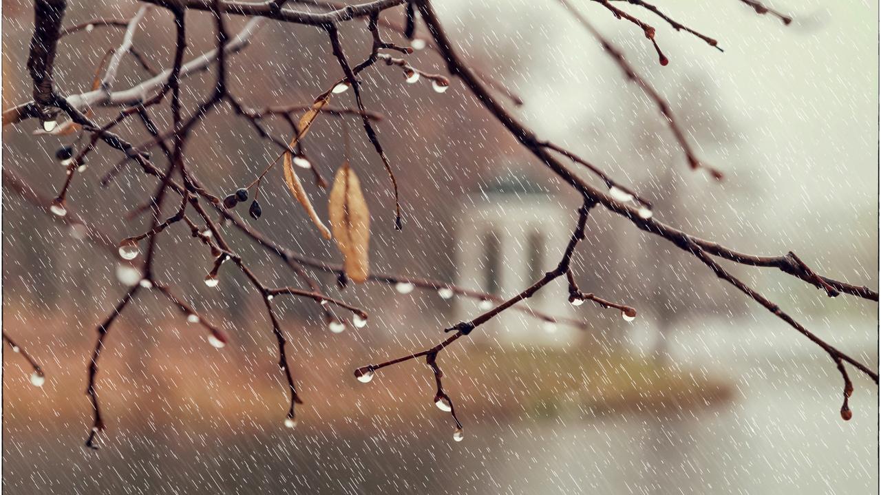 Pogoda na weekend. "Czapa" chmur i mgieł nad Polską. Później czeka nas zmiana