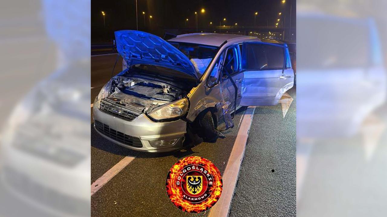 Pomylił zjazdy, wjechał pod prąd. Czołowe zderzenie