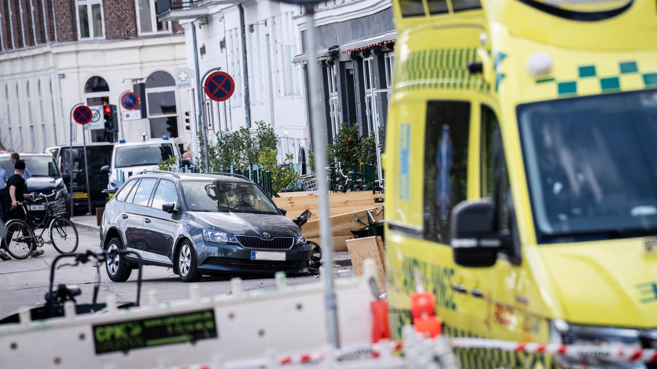 Stracił panowanie nad autem, wjechał w ludzi. Są ranni