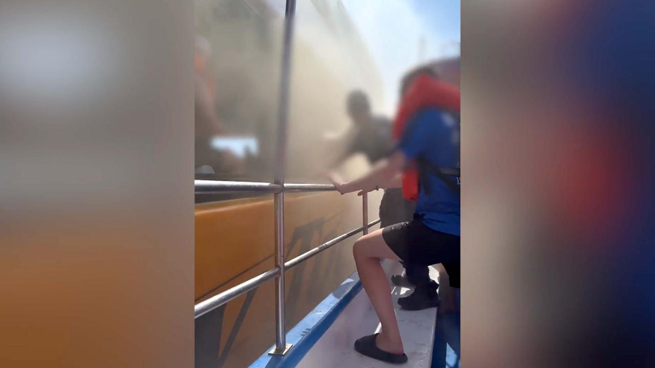 Pożar statku turystycznego koło Zakintos. "Wybuchła panika"