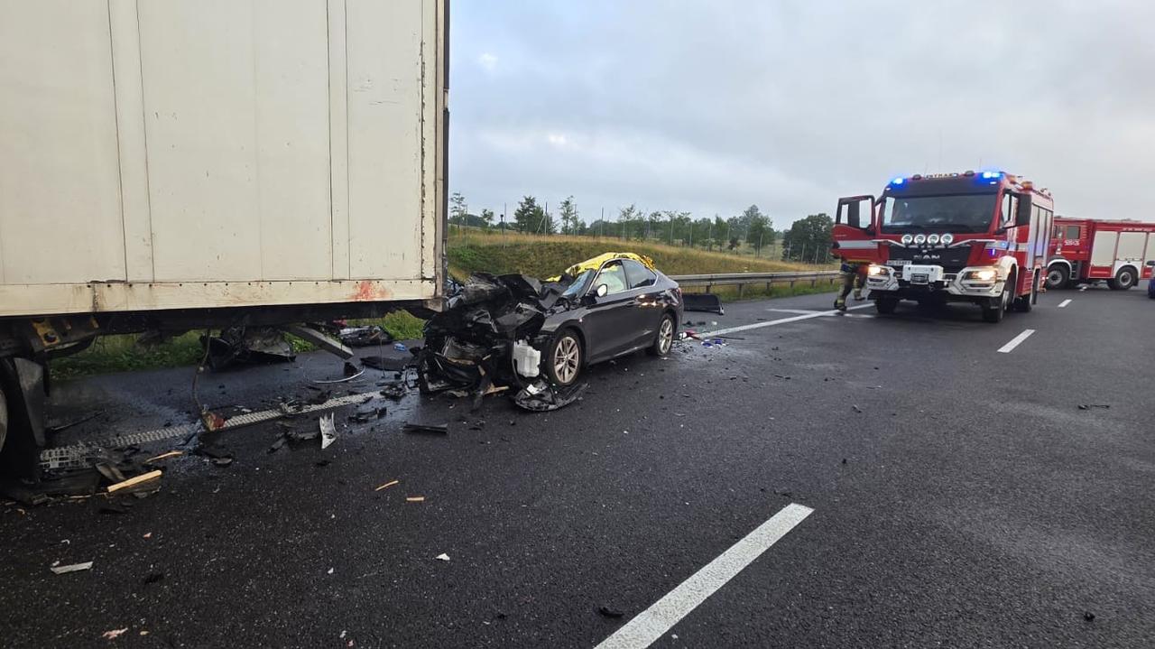 Trzy osoby zginęły w wypadku. 13-letnia dziewczynka w szpitalu