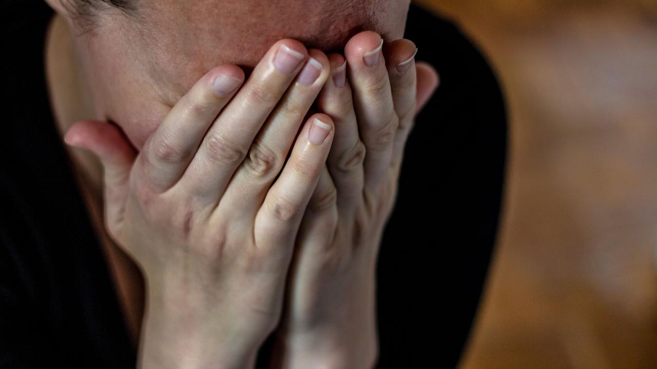 Tę niebezpieczną chorobę myli się z depresją. Pierwsze objawy na długo przed czterdziestką