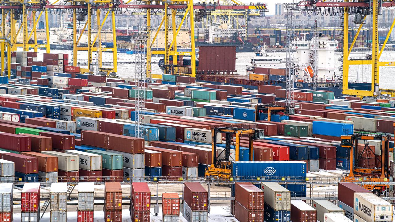 Cła, regulacje i drogi biznes. Co trzecia firma w Polsce odczuwa skutki