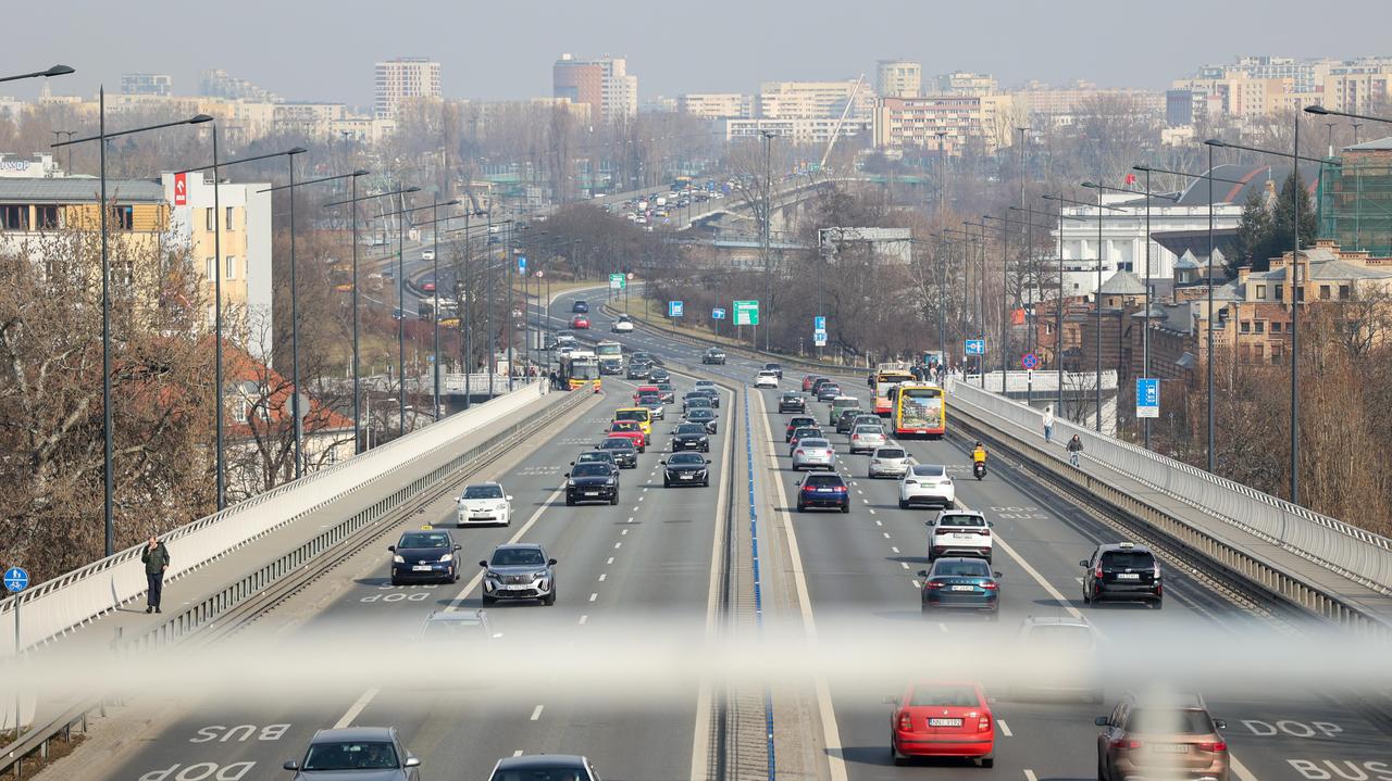 Przebudowa Kruczej, zmiany na Placu Narutowicza, remont Trasy Łazienkowskiej. Plany drogowców