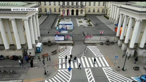 Drugi dzień kolejek do szczepień w Warszawie