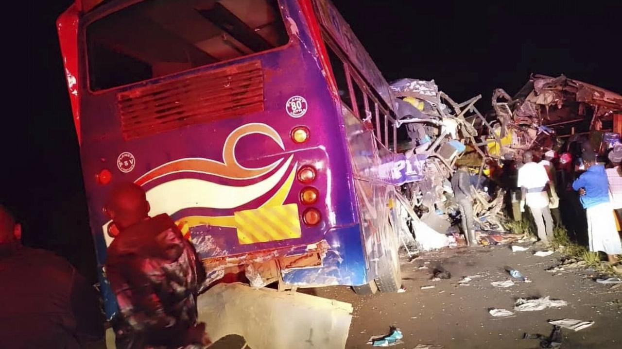 Wypadek na autostradzie. 46 osób nie żyje