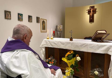 Pierwsze zdjęcie papieża Franciszka ze szpitala  